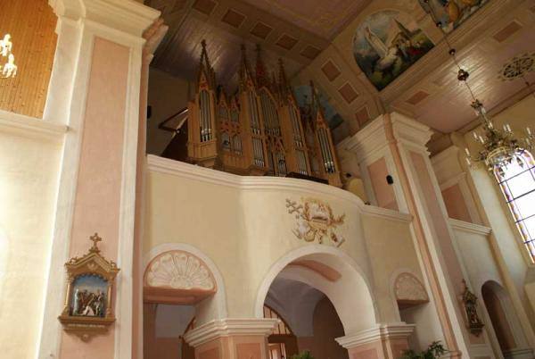 Pumpėnų Švč. M. Marijos Škaplierinės bažnyčia. A. Laužadžio nuotrauka, 2008 [interaktyvus]. Prieiga per internetą: https://www.miestai.net/forumas/forum/bendrosios-diskusijos/miestai-ir-architekt%C5%ABra/sakralin%C4%97-architekt%C5%ABra/7514-%E2%80%A0-pasvalio-r-ba%C5%BEny%C4%8Dios?t=7269