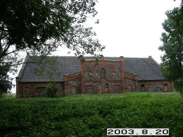 Gulbinėnų dvaro ansamblis. Dvaro arklidė. Lietuvos dvarų duomenų bazė [interaktyvus]. Prieiga per internetą: http://www.heritage.lt/dvarai/foto.php?id=312