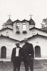 Poeto Eugenijaus Matuzevičiaus dovanotas fotografijų, liudijančių jo įvairiapusį kūrybinį gyvenimą, rinkinys. Kiekvienos fotografijos antroje pusėje poeto ranka surašyta metrika.
Naudojimo teisių informacija: Pasvalio Mariaus Katiliškio viešoji biblioteka