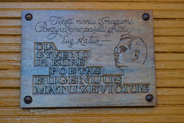 Atminimo lenta poetui Eugenijui Matuzevičiui Krinčine