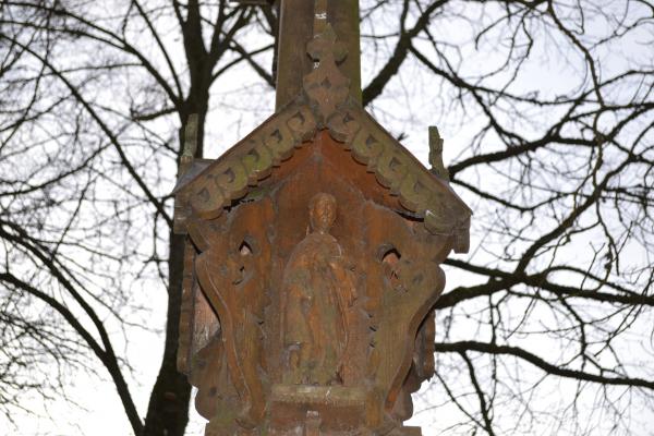 Kryžius Šv. Kazimierui Kyburių Švč. Mergelės Marijos Angeliškosios bažnyčios šventoriuje