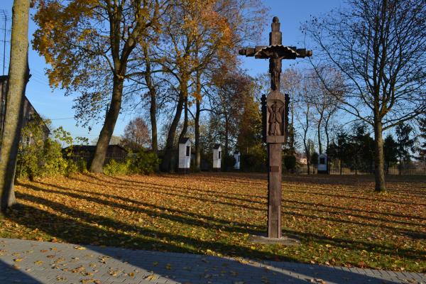 Kryžius Saločių kunigo Jono Rimšos tarnystės Dievui 60-mečio proga