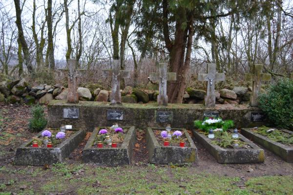 Partizanų kapai Jakuboniuose