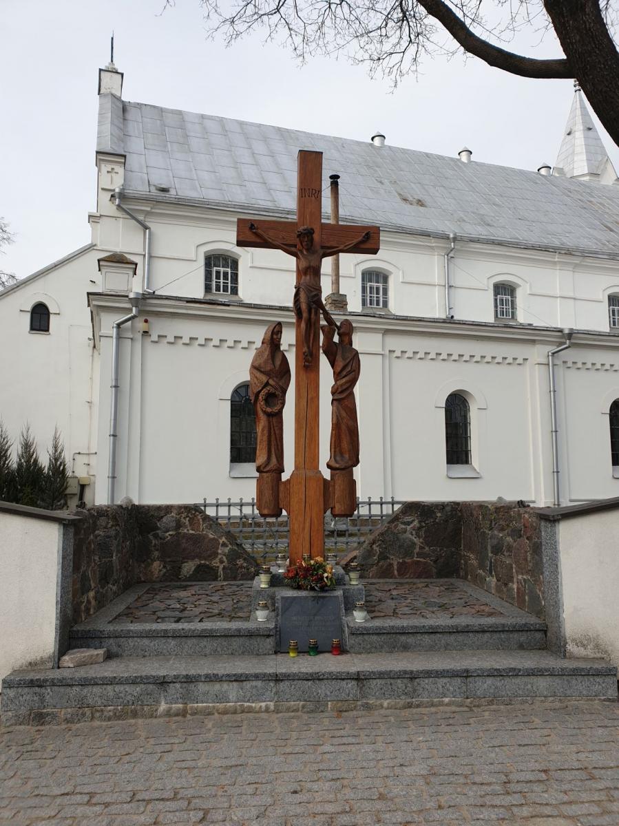 Kryžius Laisvės gynėjams Pasvalyje