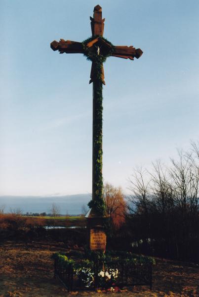 Kryžius Baluškių kaimo žmonėms