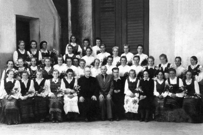 Pasvalio Šv. Jono Krikštytojo bažnyčios šventoriuje