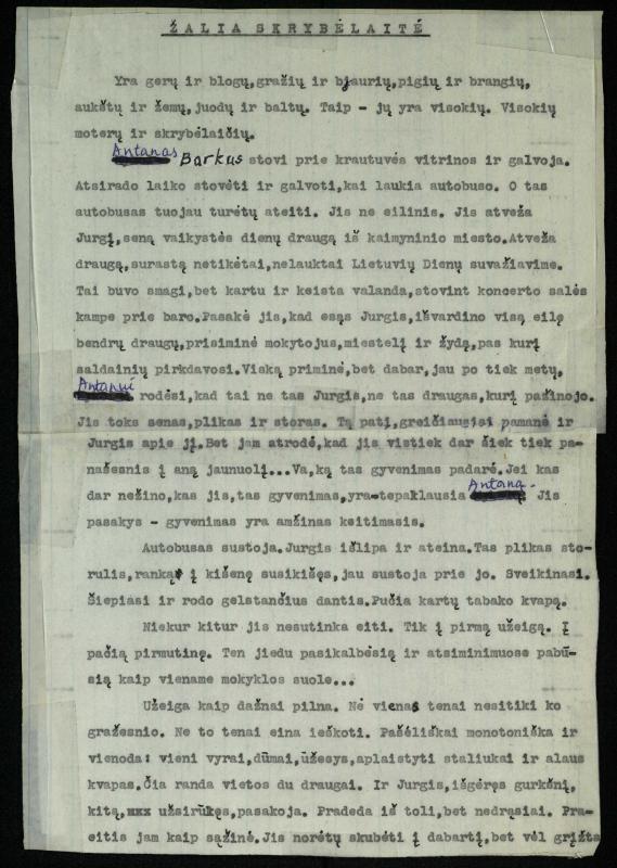 Rašytojo, savaitraščio „Tėviškės Žiburiai“ redaktoriaus Česlovo Senkevičiaus novelė „Žalia skrybėlaitė“, spausdinta knygoje „Trys iki šimto“