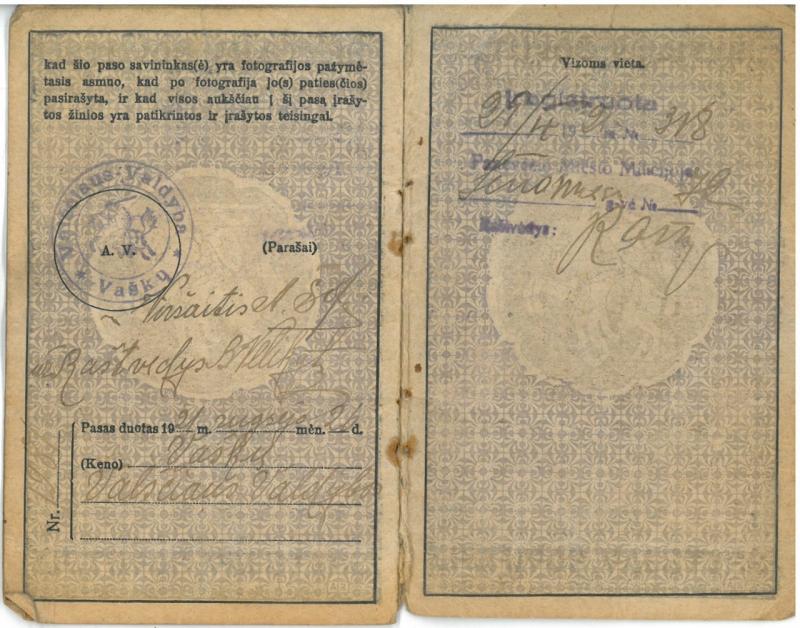 Pasvalio apskr. Vaškų vlsč. Vainikonių k. [dabar – Vainekoniai] gyventojo Kazio Morkevičiaus pasas, išduotas 1921 m. rugsėjo 26 d. Paso Nr. 527383.