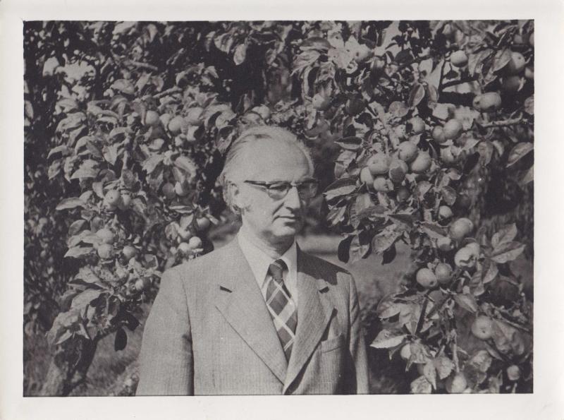 Poetas, vertėjas, architektas Jonas Vytautas Nistelis gimtojoje Ąžuolpamūšėje