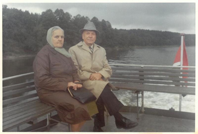 Pirmasis Kazio Balčiūno vizitas Lietuvoje, praleidus ilgus tremties metus Jungtinėse Amerikos Valstijose. K. Balčiūnas su žmona Ona. Druskininkai, 1972 m. rugpjūčio 28 d.